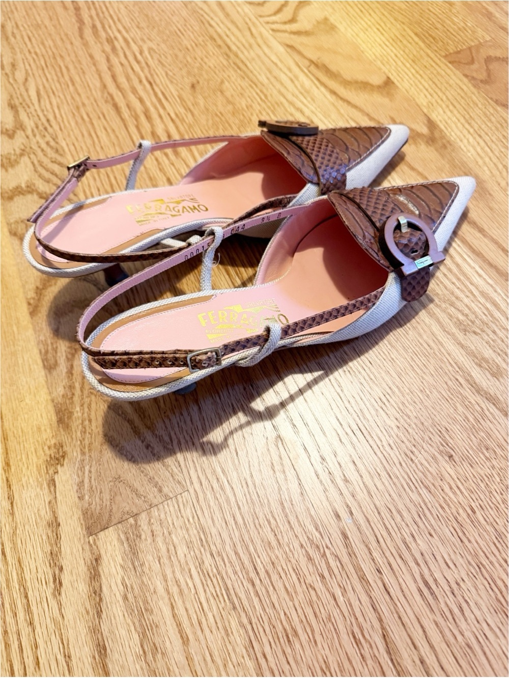 Salvatore Ferragamo Gancini Canvas & Python Slingback Pumps Made in Italy 9.5 - Picture 5 of 9